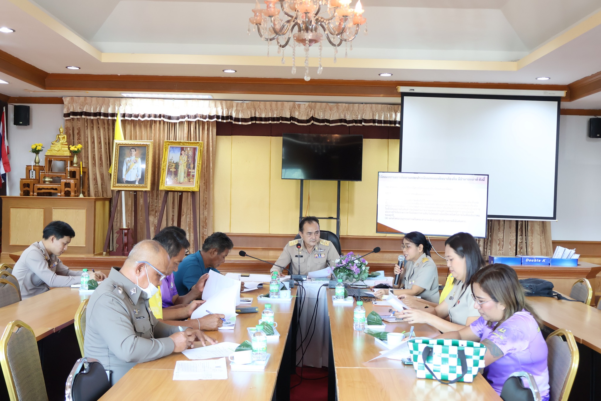 เทศบาลตำบลพะโต๊ะ จัดประชุมคณะกรรมการติดตามและประเมินผลแผนพัฒนาเทศบาลตำบลพะโต๊ะ