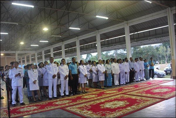 พิธีถวายเครื่องราชสักการะและจุดเทียนถวายพระพรชัยมงคล
